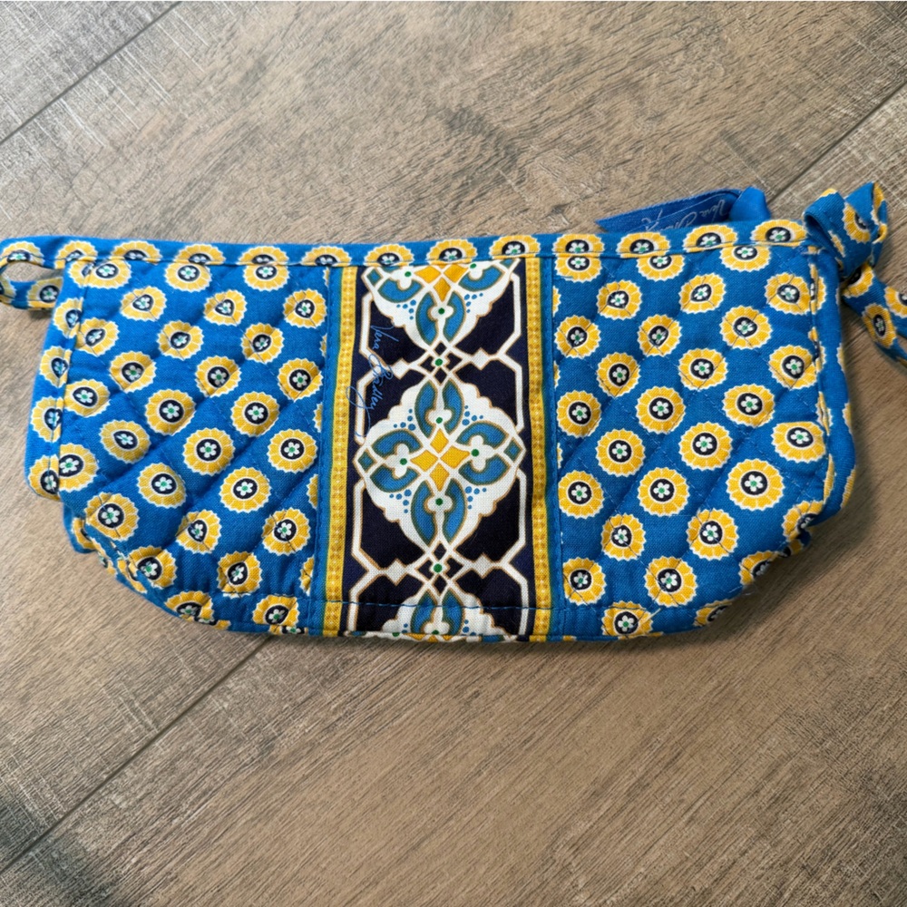 Vera Bradley Blue and Yellow Quilted Shoulder Bag - Picture 5 of 6